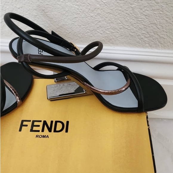 Fendi Wedge Heels Size 38.5 - Picture 6 of 7